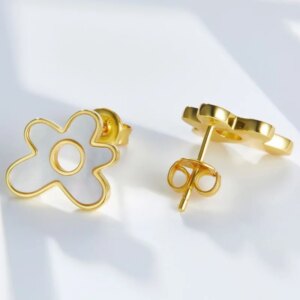 Flower Pearl Studs