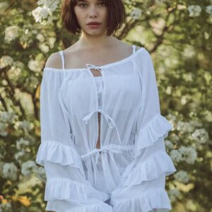 Elegant White Tiered Sleeve Blouse