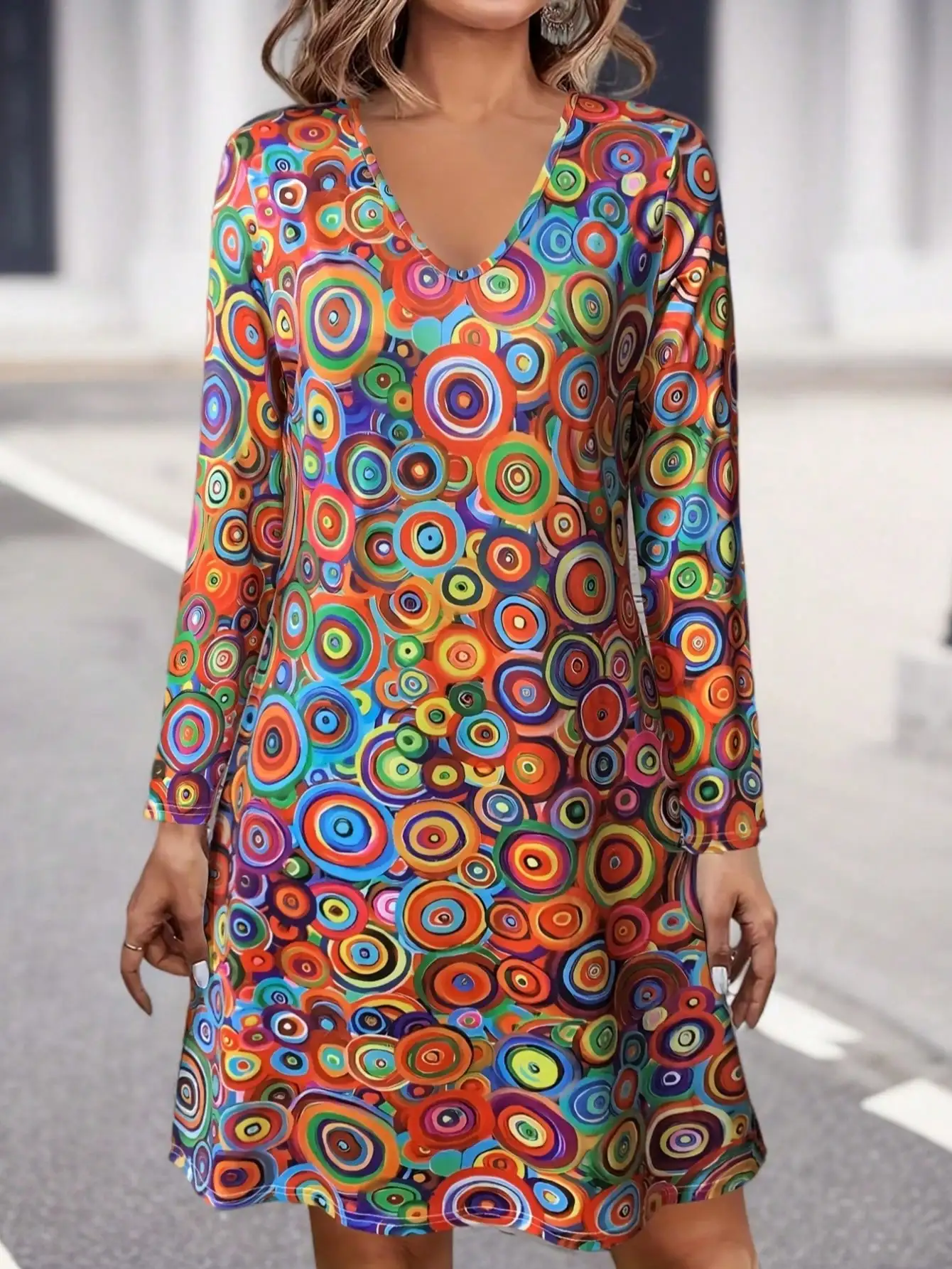 Women's Long Sleeve Graphic Print Dress For Spring，Women's V-Neck Long Sleeve Circle Dress - Elegant Midi Dress with Flowy Skirt