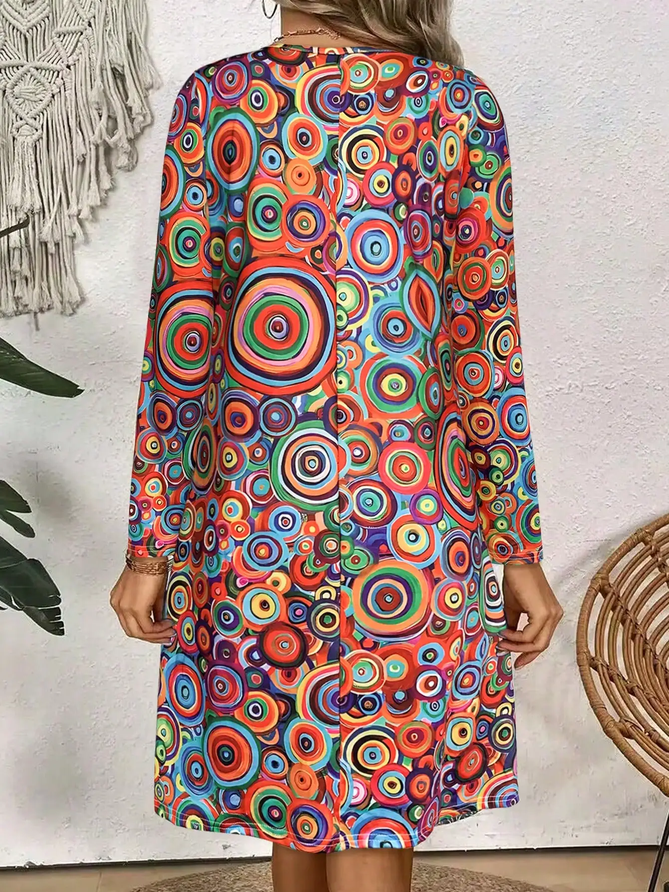 Women's Long Sleeve Graphic Print Dress For Spring，Women's V-Neck Long Sleeve Circle Dress - Elegant Midi Dress with Flowy Skirt