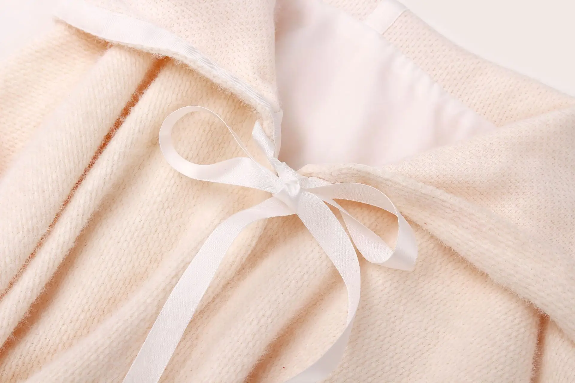 GypsyLady Boho Tassels Handmade Knitted Cloaks Capes Winter Thick Warm Women Vocation Hippie Ethnic Capes Cloak Poncho Outwear