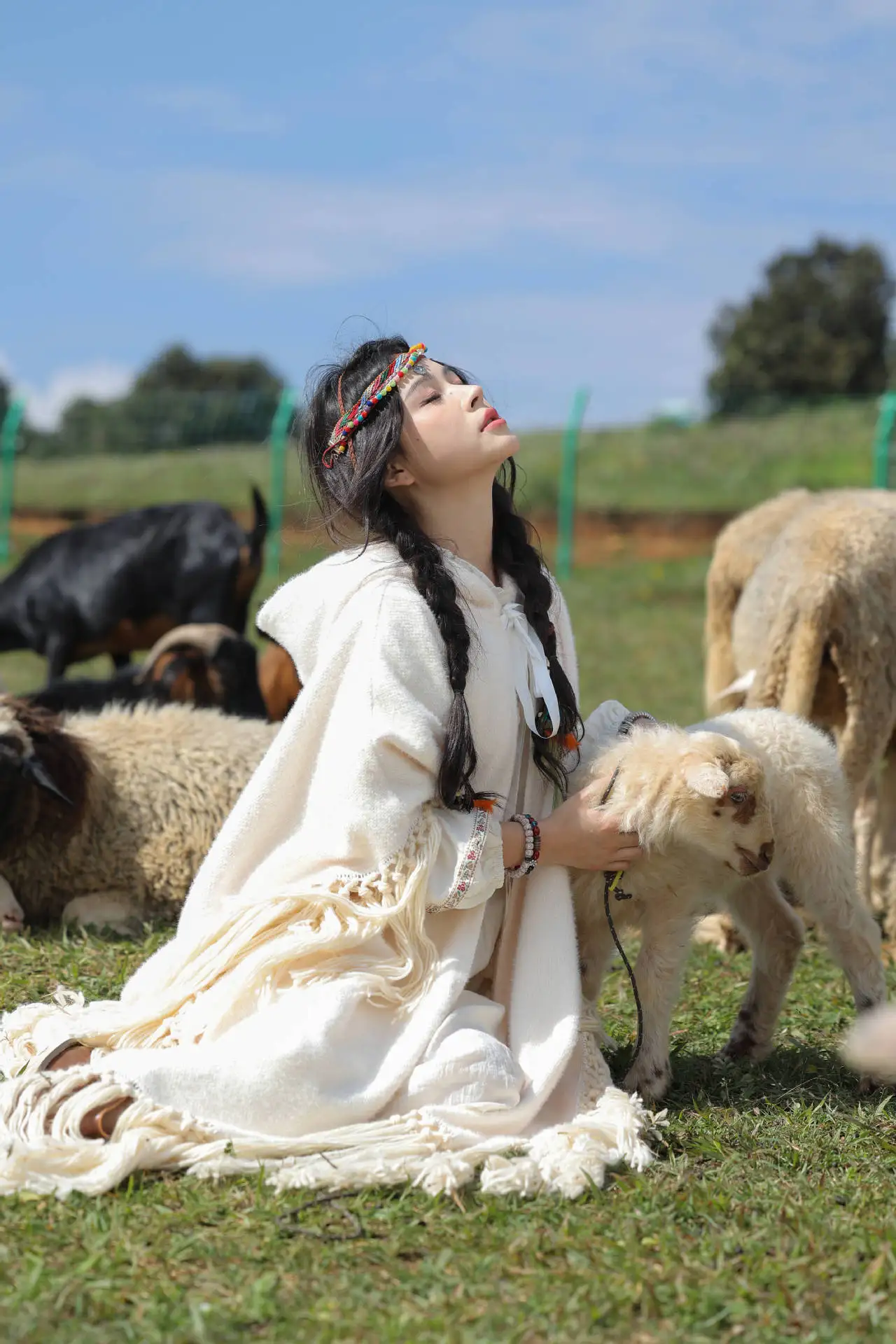 GypsyLady Boho Tassels Handmade Knitted Cloaks Capes Winter Thick Warm Women Vocation Hippie Ethnic Capes Cloak Poncho Outwear