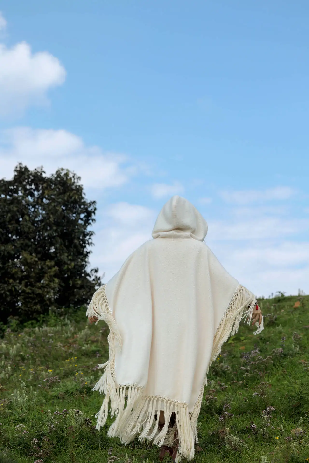 GypsyLady Boho Tassels Handmade Knitted Cloaks Capes Winter Thick Warm Women Vocation Hippie Ethnic Capes Cloak Poncho Outwear