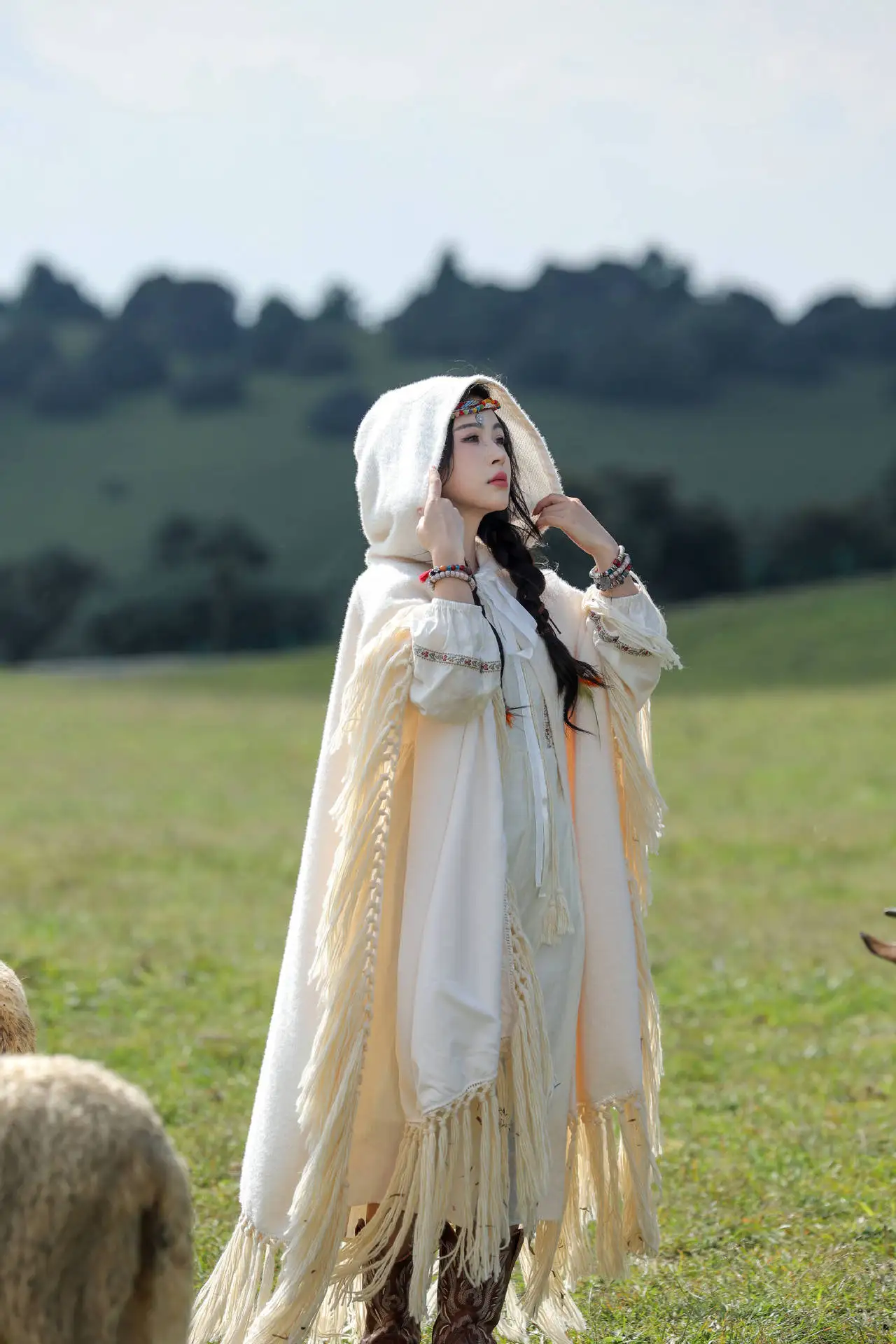 GypsyLady Boho Tassels Handmade Knitted Cloaks Capes Winter Thick Warm Women Vocation Hippie Ethnic Capes Cloak Poncho Outwear