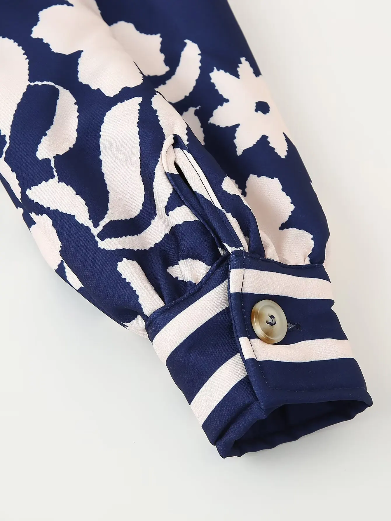 2024 Autumn Ethnic Blue White Floral Print Round Collar Coat BOHO Women Front Open Stitching Full Sleeve Loose Jacket Outerwear