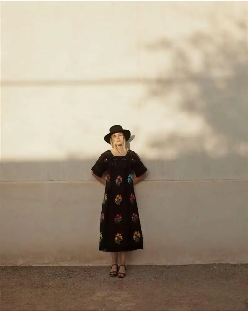 Vintage Cotton Linen Backless Long Floral Embroidery  Women Maxi Dress Hollow Out Patchwork Boho Gypsy Beach Dresses Summer