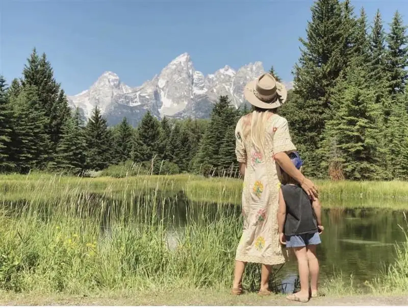 Vintage Cotton Linen Backless Long Floral Embroidery  Women Maxi Dress Hollow Out Patchwork Boho Gypsy Beach Dresses Summer