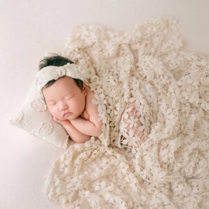 7-10 Lbs Baby Girls photoshoot Newborn Photography Props Boho Style Photo Posing Crochet Lace Wrap Headbands Pillow Bear Doll
