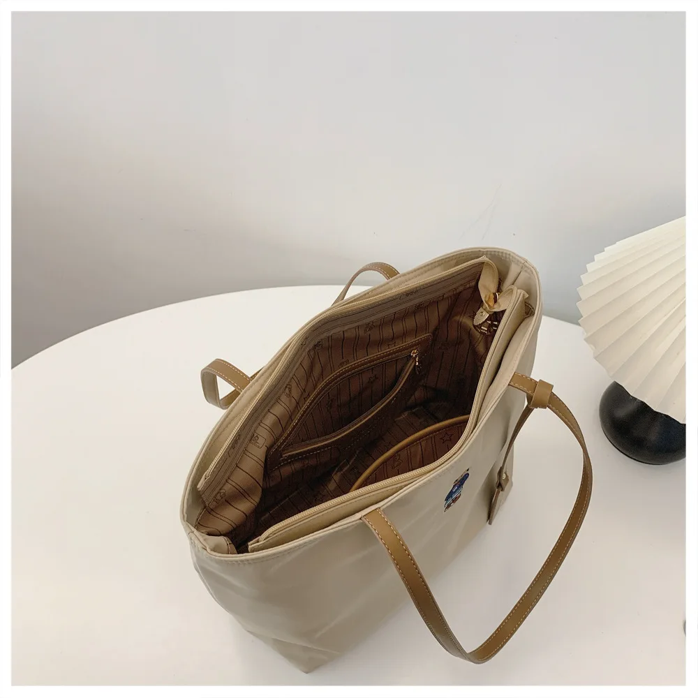 Beibaobao 2024 Autumn New Large Capacity Women's Single Shoulder Handbag Commuter Versatile Classic Outdoor Travel Tote Bag