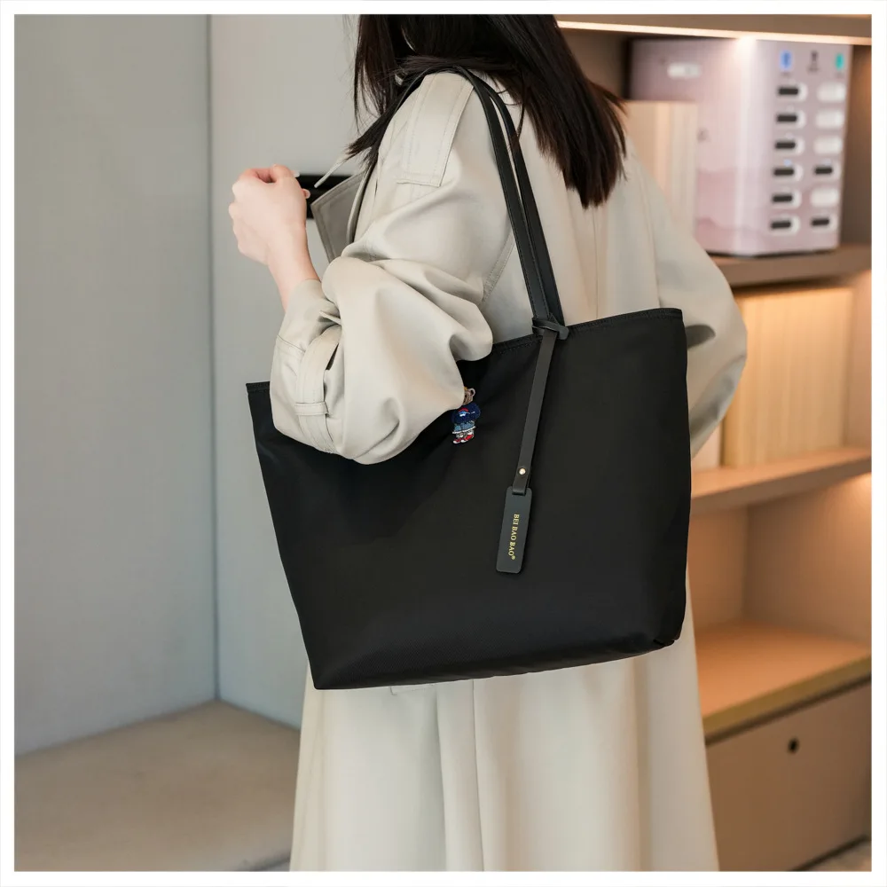 Beibaobao 2024 Autumn New Large Capacity Women's Single Shoulder Handbag Commuter Versatile Classic Outdoor Travel Tote Bag