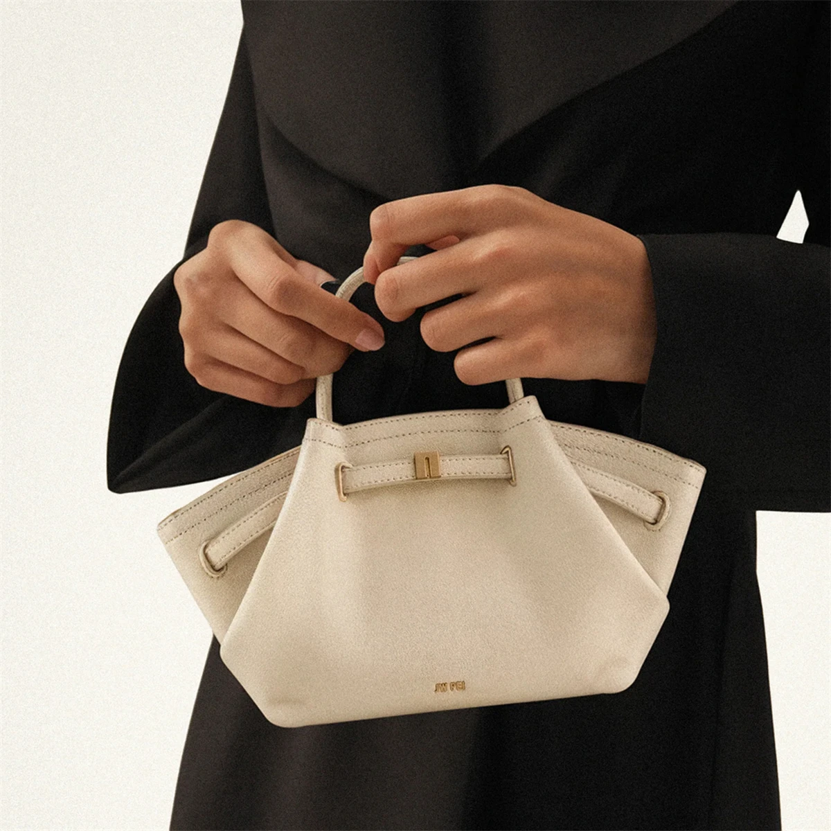 JW PEI 2025New Women's Canvas Brown Crossbody Shoulder Bag Mini Vegan Leather Tote Bag Handbag Dumpling Bag High Quality Leather