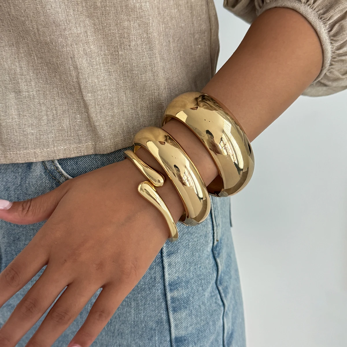 Salircon Vintage Hip Hop Geometric Metal Cuff Bangles for Women Punk Exaggerated Gold Color Metal Spring Bracelets Party Jewelry