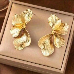 Vintage Bohemian-style petal earrings, suitable for everyday wear, a perfect Valentine's Day gift for all seasons