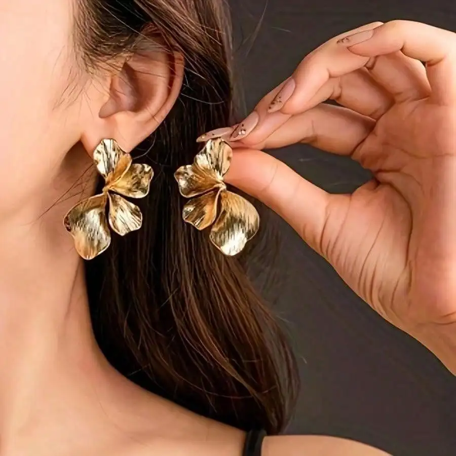 Vintage Bohemian-style petal earrings, suitable for everyday wear, a perfect Valentine's Day gift for all seasons