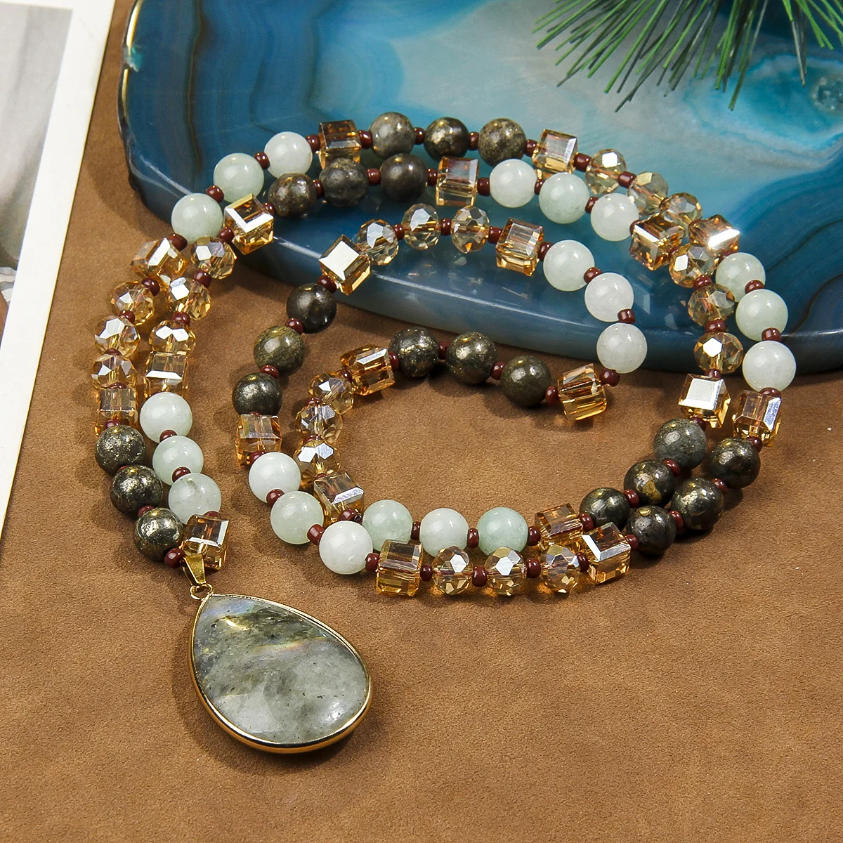 Fashionable Bohemian style handmade natural stone bead necklace, ladies' elegant necklace, the first choice for holiday gifts