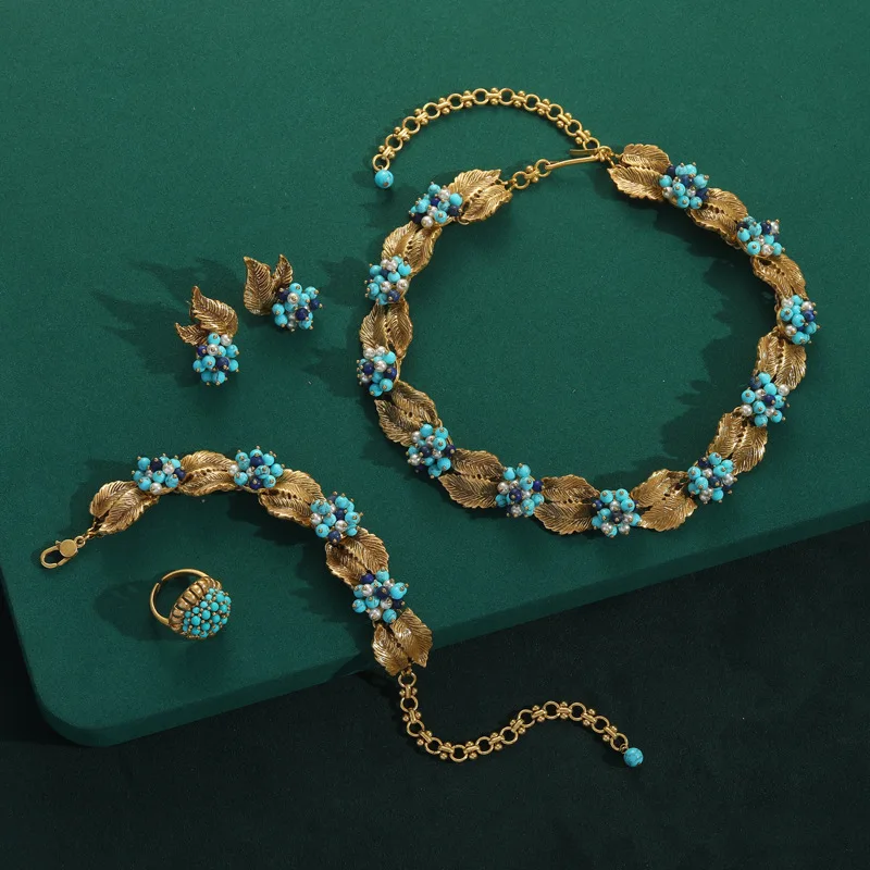 Vintage Handmade Flower Necklace Designer Bohemia Pearl Blue Beads Jewelry Chokers For Woman Antique Gold Color Leaves 2025