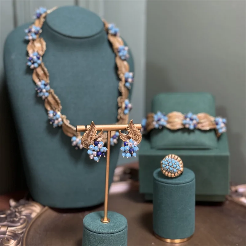 Vintage Handmade Flower Necklace Designer Bohemia Pearl Blue Beads Jewelry Chokers For Woman Antique Gold Color Leaves 2025