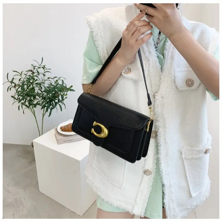This year's new fashionable underarm shoulder bag with two shoulder straps and a diagonal small square bag