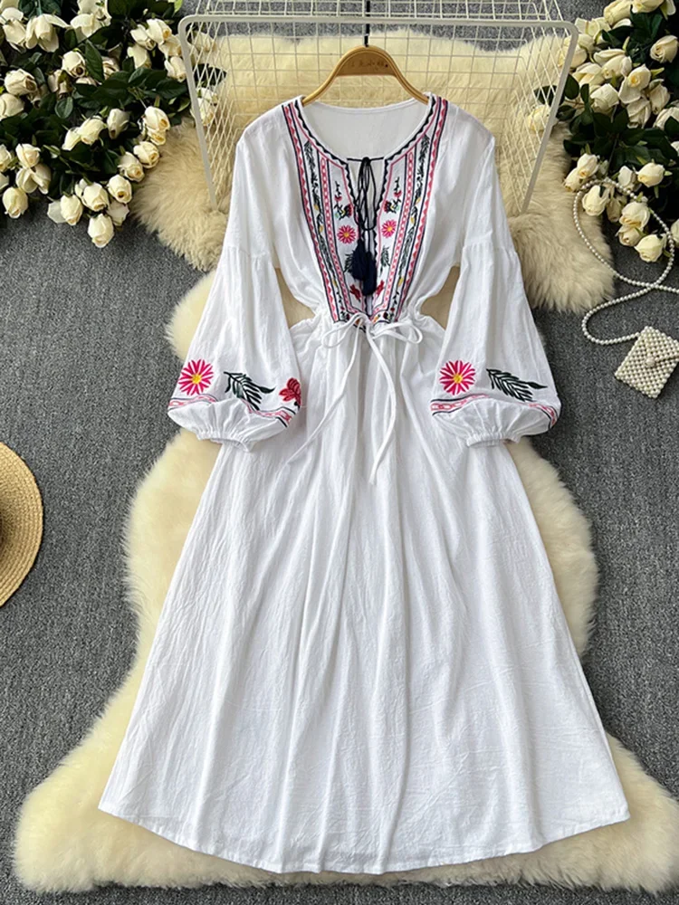 2026 New Spring Autumn Vacation Retro Ethnic Embroidery Dress Lantern Long Sleeve Waist Bohemian Dress A157