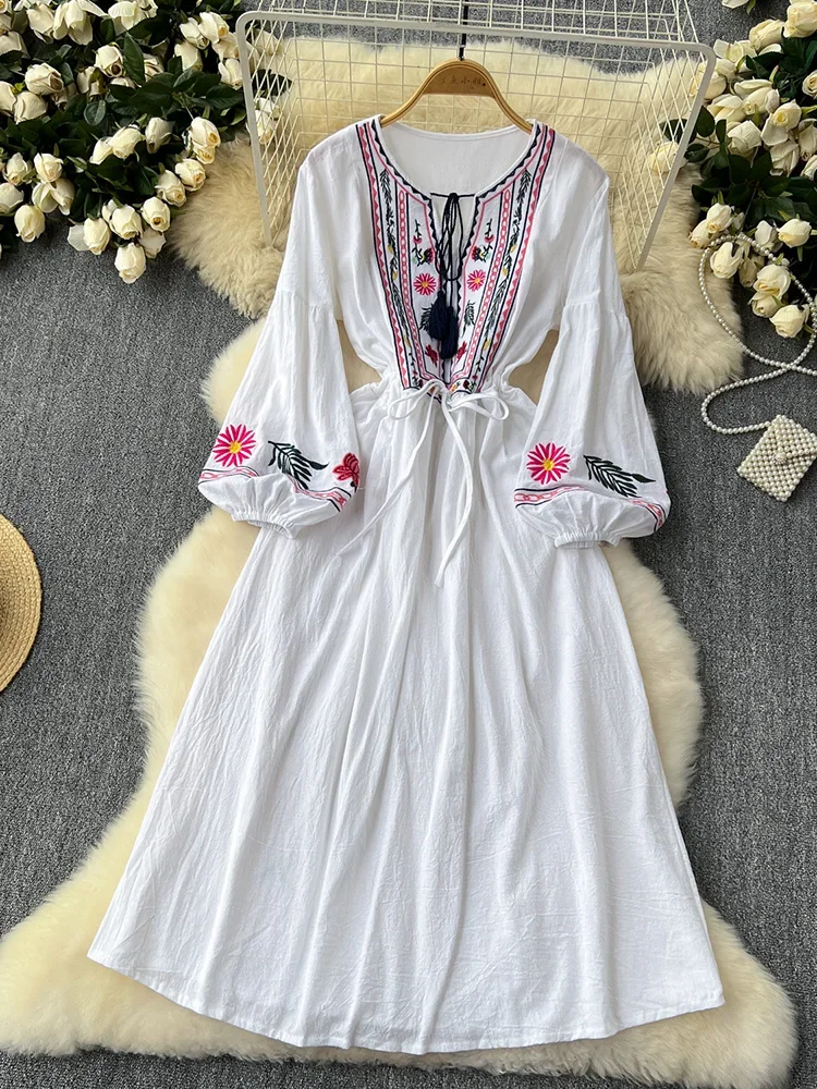 2026 New Spring Autumn Vacation Retro Ethnic Embroidery Dress Lantern Long Sleeve Waist Bohemian Dress A157