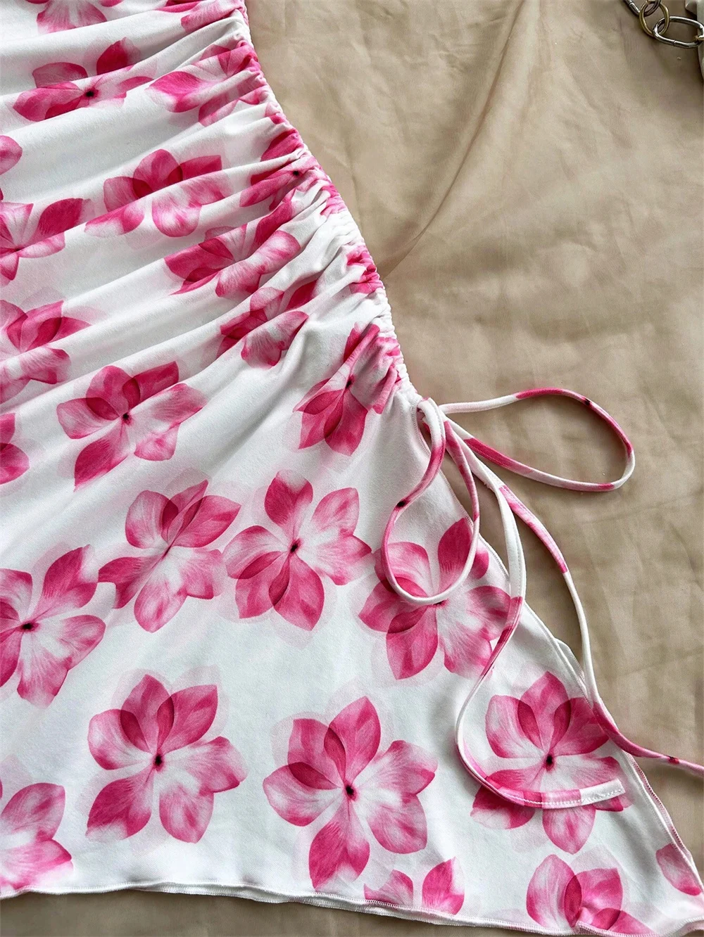 Women's Beach Vacation Graphic Floral Print Dress Asymmetric Hem Halter Neck Bow Bodycon Boho Short Dresses Streetwear 2025