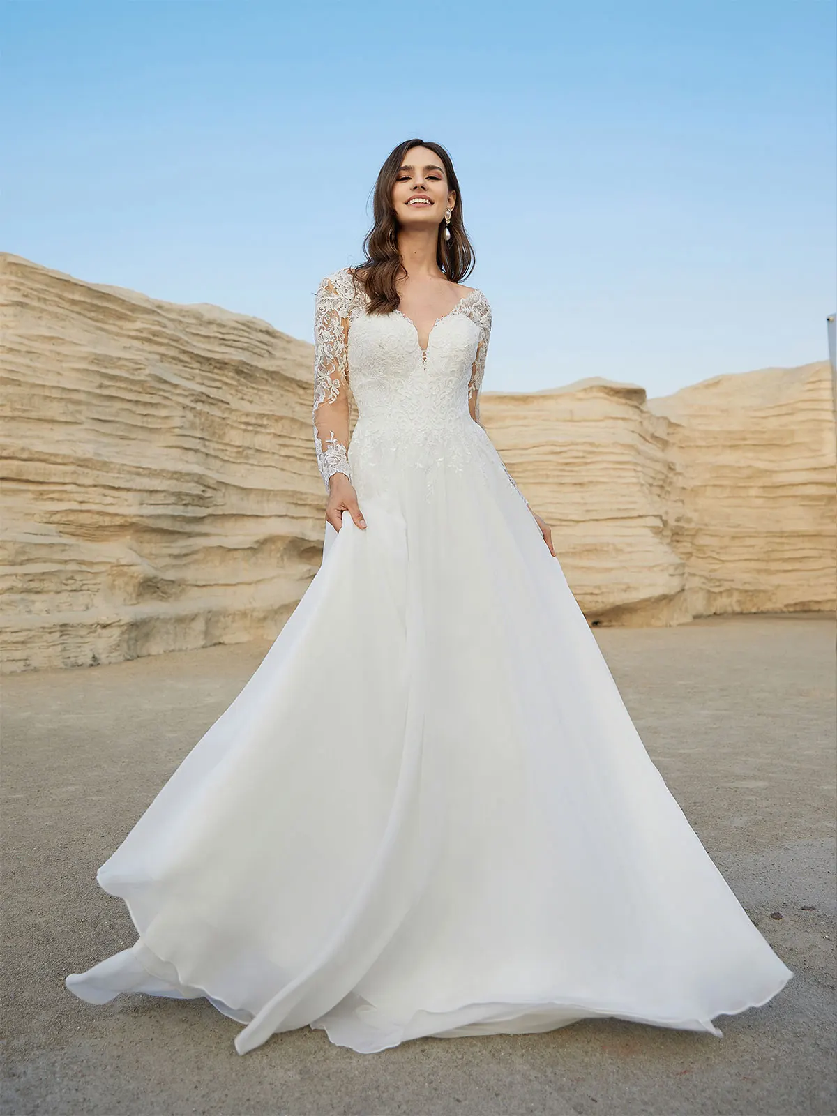 Elegant Tulle Appliques Wedding Dresses For Women 2024 Spaghetti Straps Lace Long Ball Gown For Women Bridal Party Gown