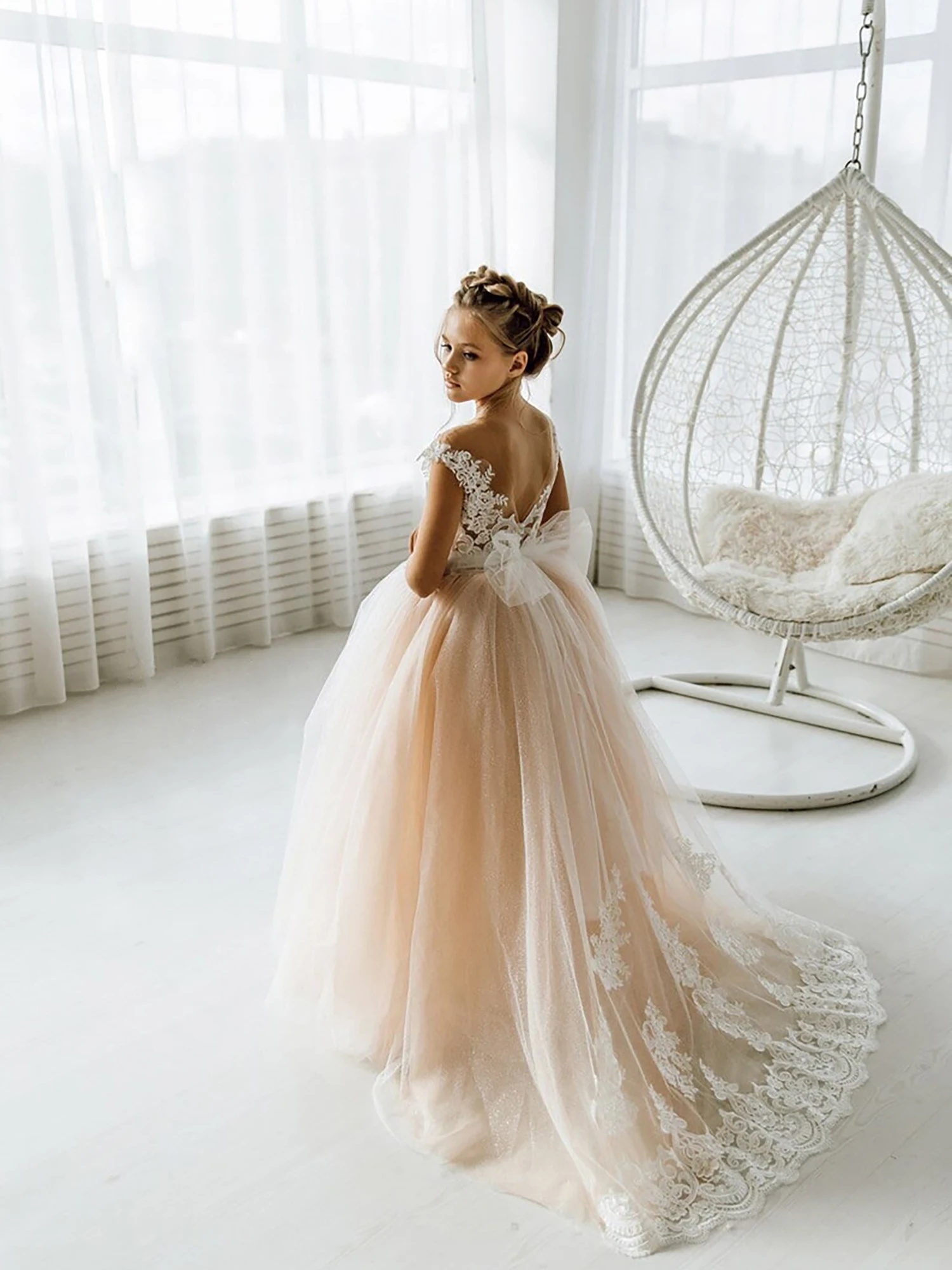 MisShow Lace Flower Girl Dresses for Kid Child Wedding Party Princess Dress Floral Bodice Tulle Ball Gown First Communion Dress