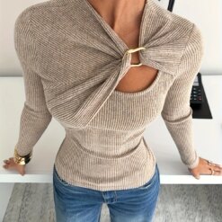 Elegant Directed Women's Autumn Winter Knitted Pure Color Asymmetric Collar Metal Buckle Decoration Long Sleeve Elegant T-Shirt