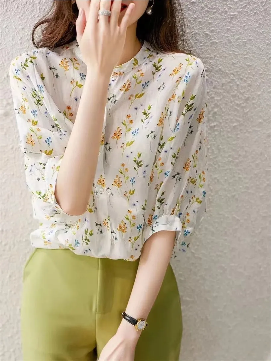 Women's summer floral style shirt, women's casual loose bubble sleeves, stand up collar printed short sleeved shirt