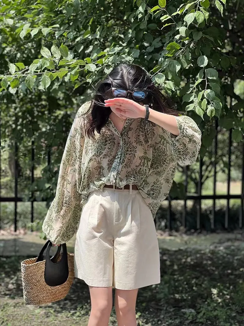 2023 Summer V Neck Lantern Sleeve Loose Blouses Shirts Tops Vintage Boho Floral Print Chiffon Shirts Women's Sunscreen Shirt